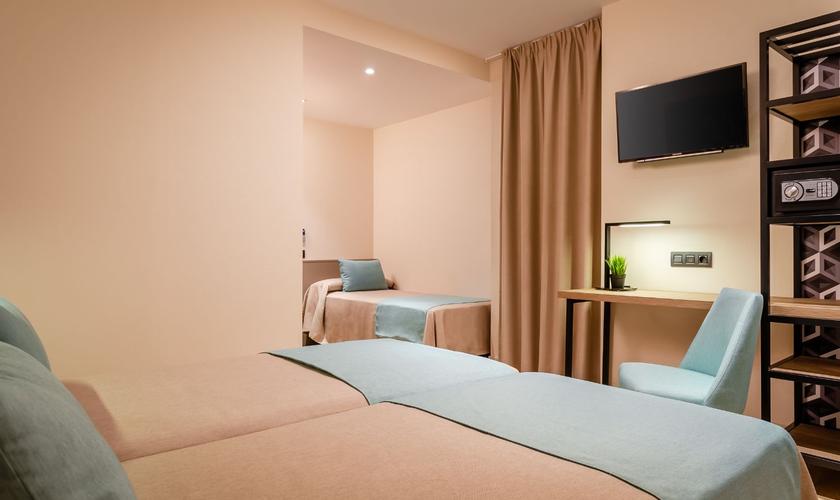 Chambre triple Hôtel Ronda House Barcelone Chambre triple Hôtel Ronda House Barcelone
